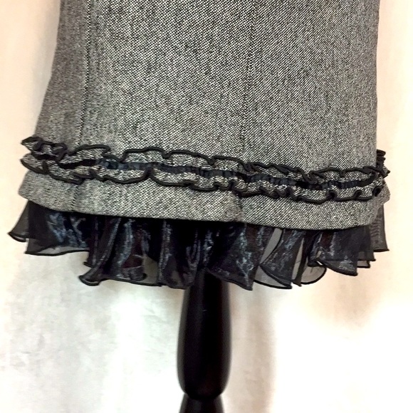 Arden B Tweed Pencil Skirt W/Ruffle at bottom Sz 8 - Picture 3 of 7